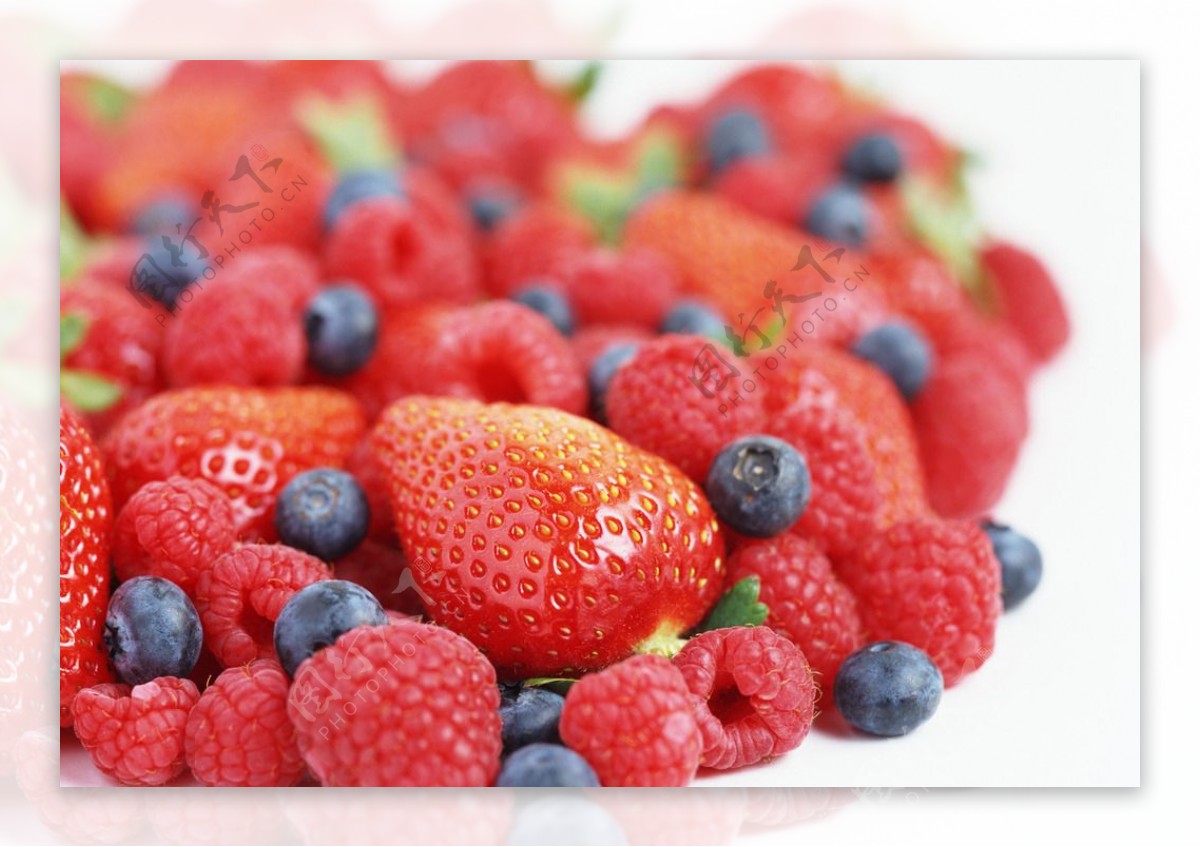 草莓葡萄图片
