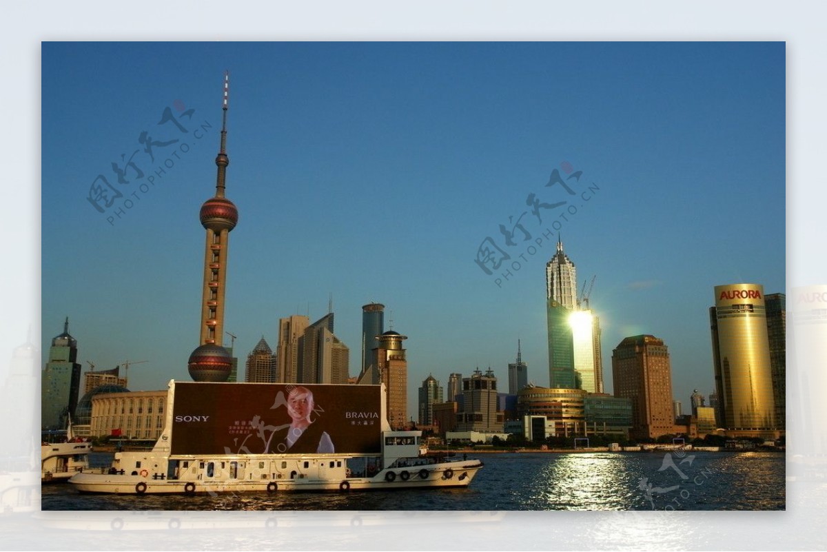 上海黄浦江陆家嘴金融贸易区图片