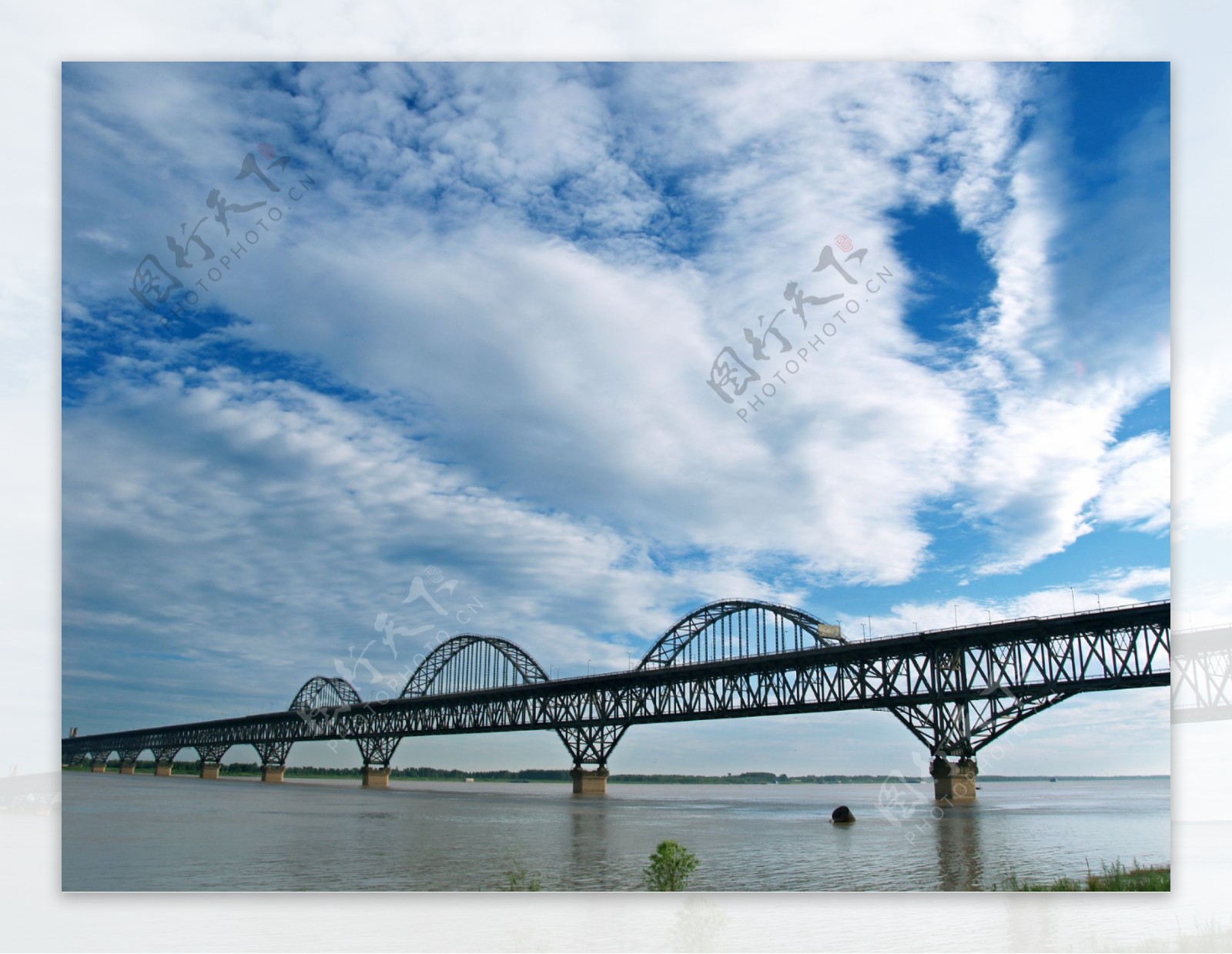九江长江大桥建设中的九江图片