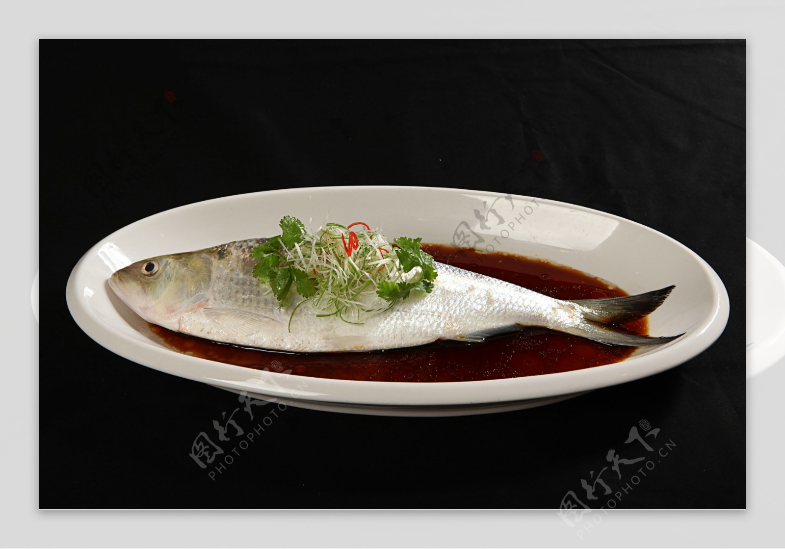 红蒸鲜鲥鱼图片