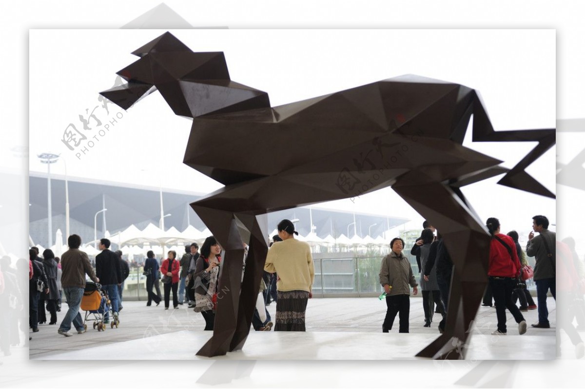 上海世博会世博园里的雕塑图片