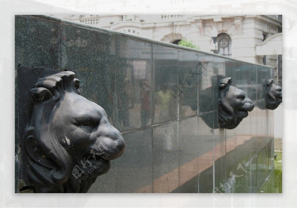 雕塑狮头图片