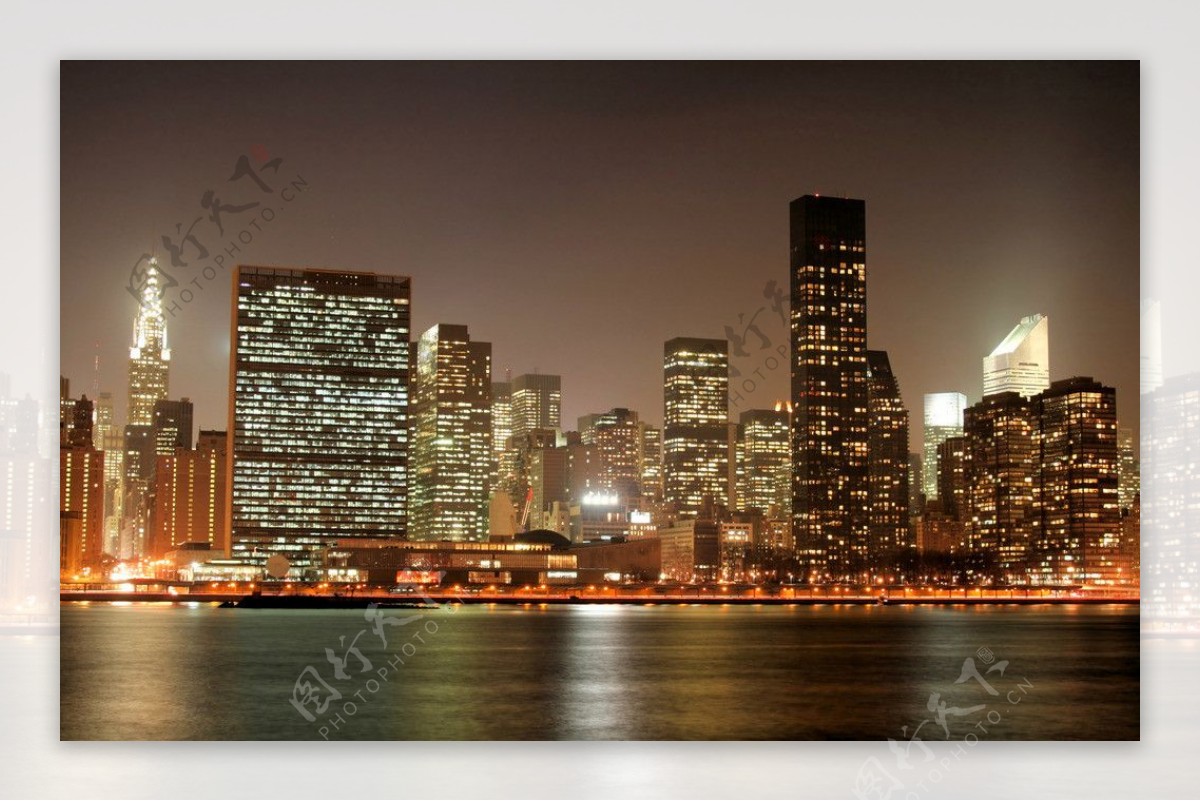 纽约曼哈顿的繁华夜景图片