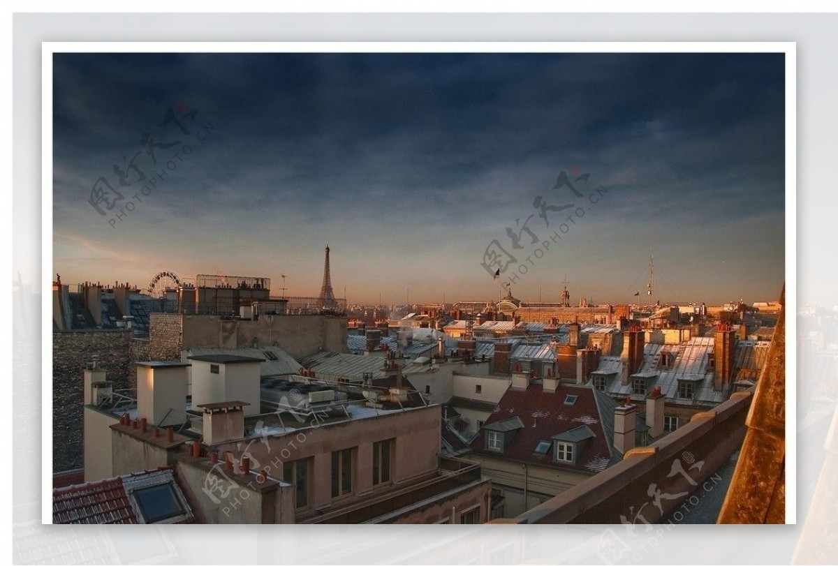 黄昏的巴黎城图片