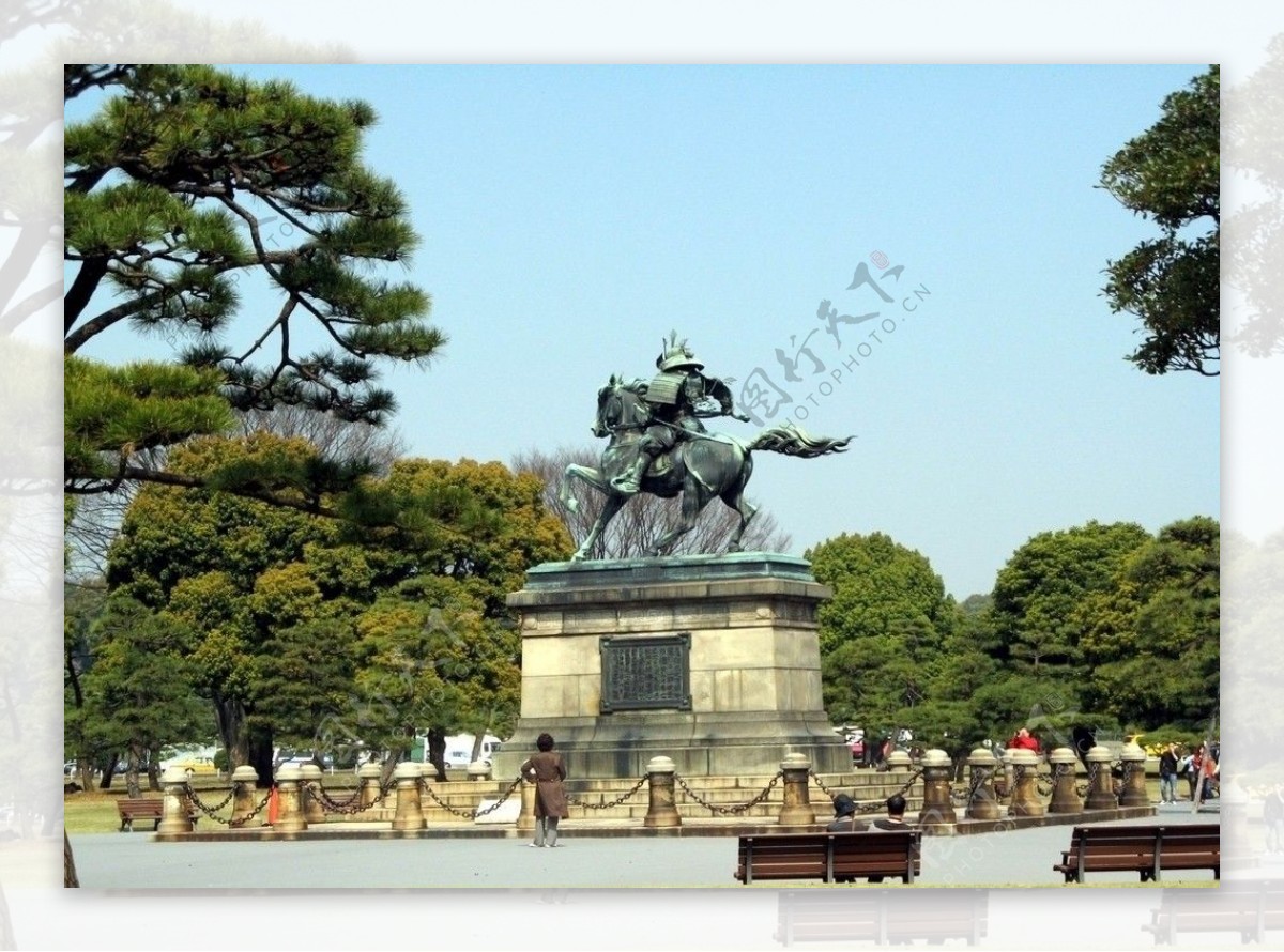 东京皇宫大院皇居外苑楠正成雕像图片