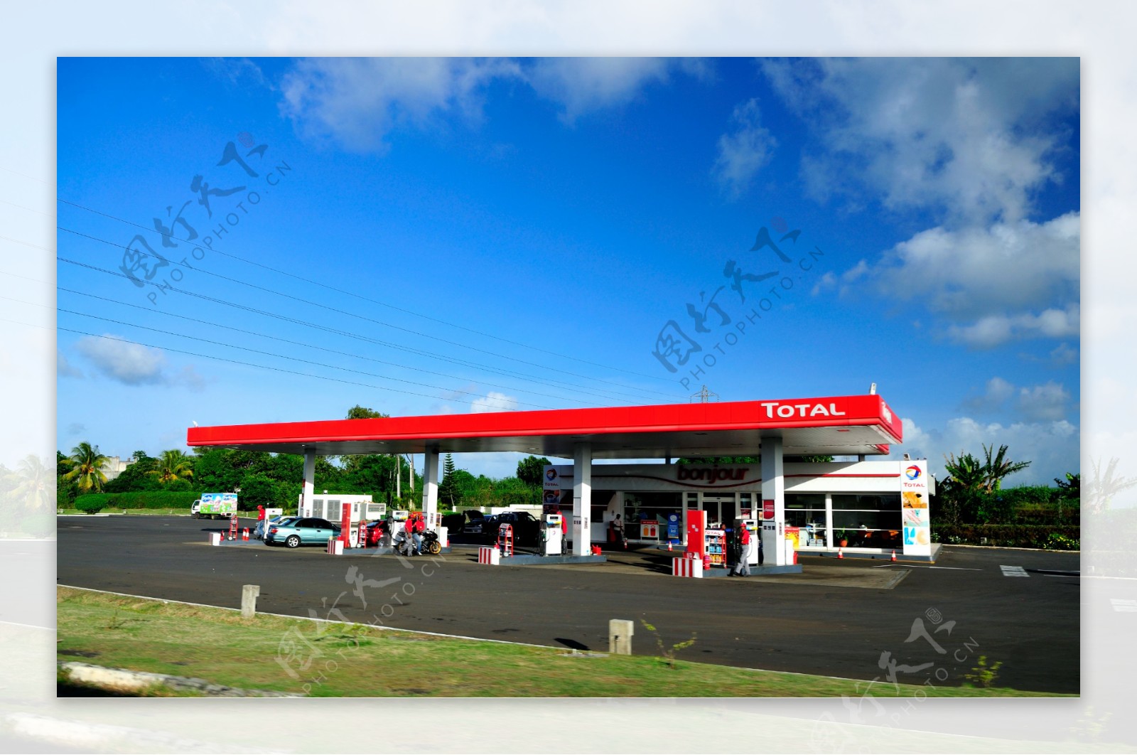 毛里求斯路易港郊外路边加油站图片