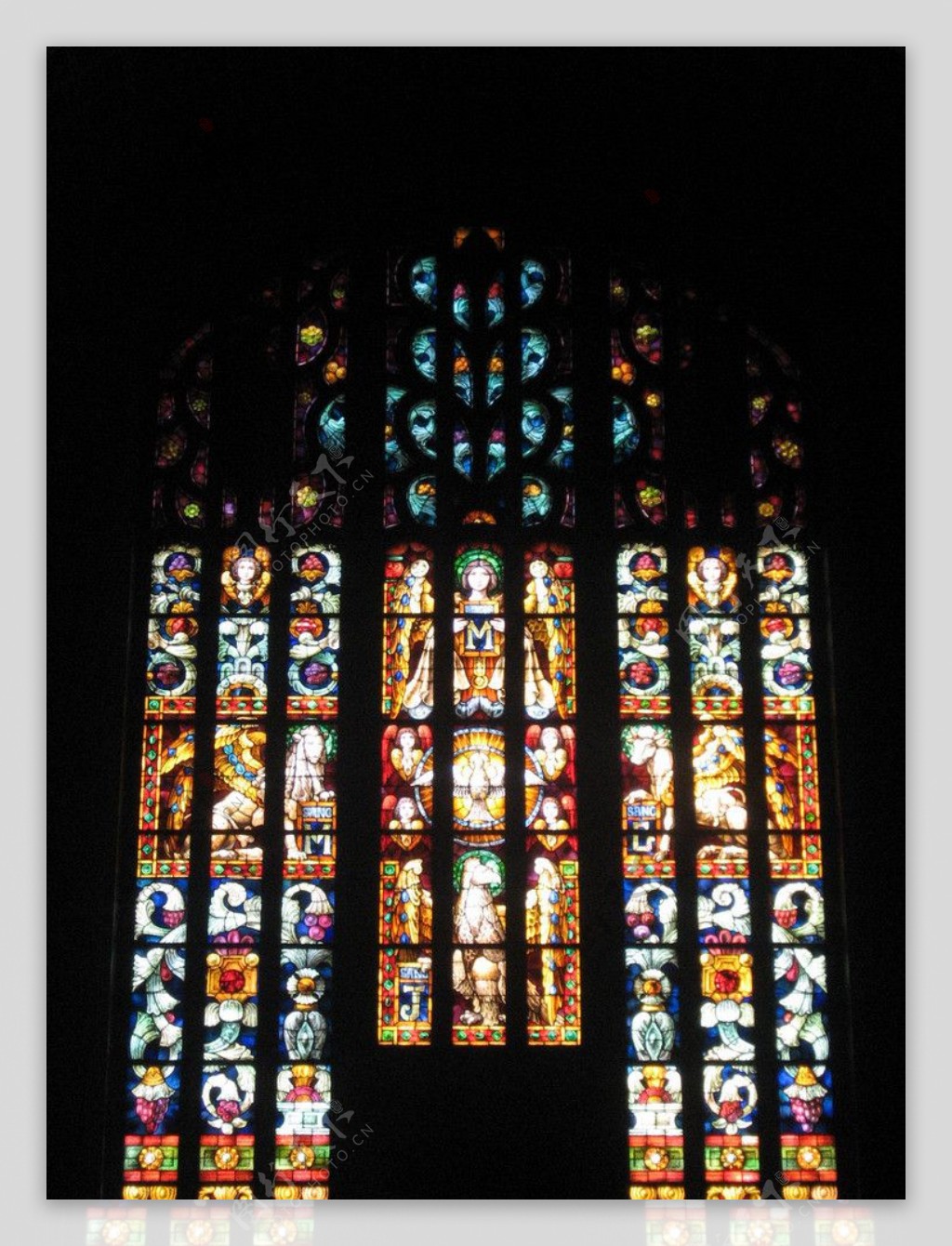 圣保罗大教堂窗户图片