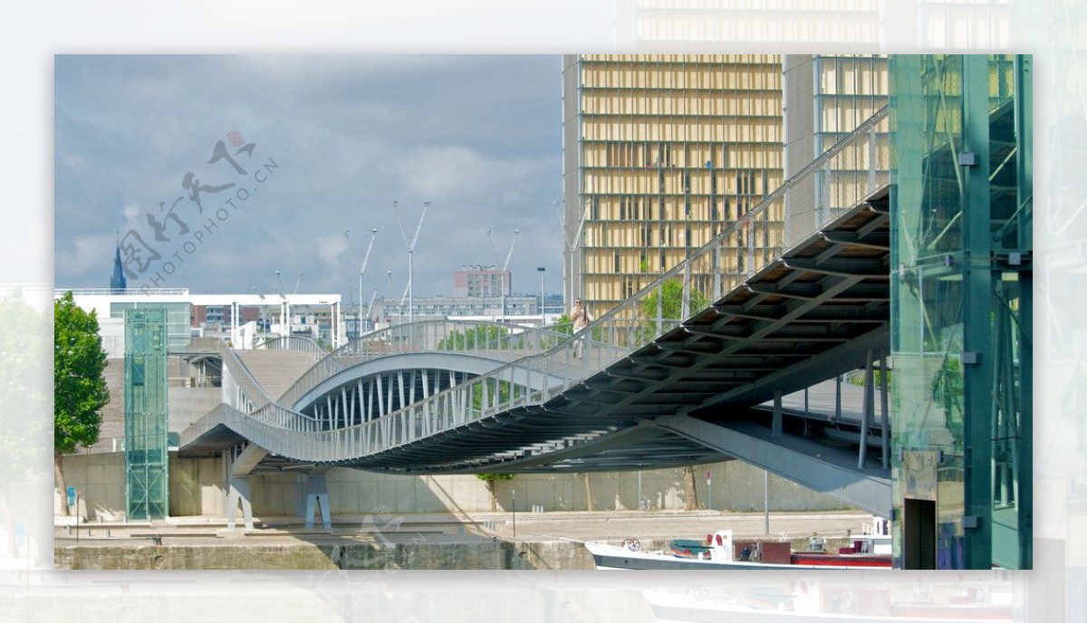 巴黎塞納河上的橋图片