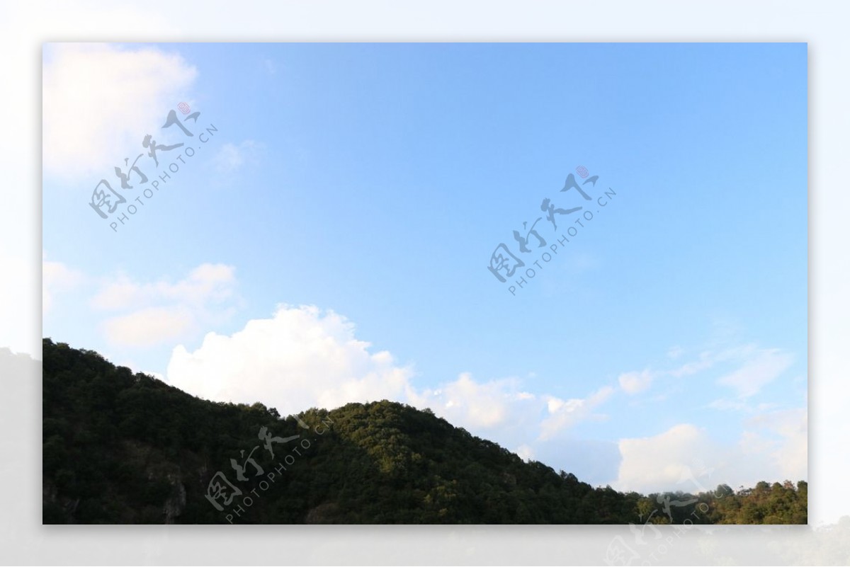 天空山峰摄影图图片