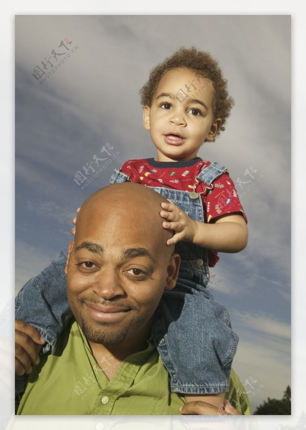 父亲与孩子图片