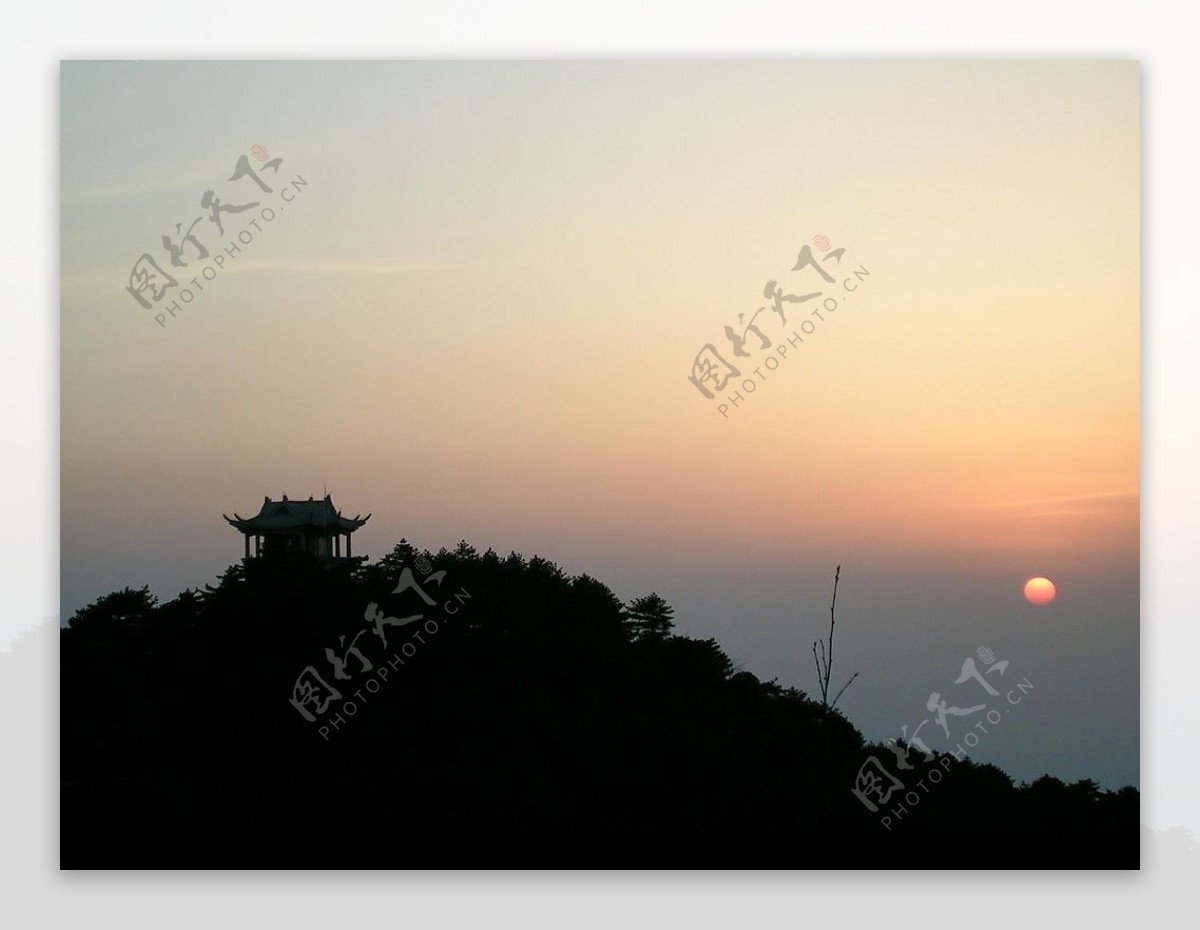 日落松山图片