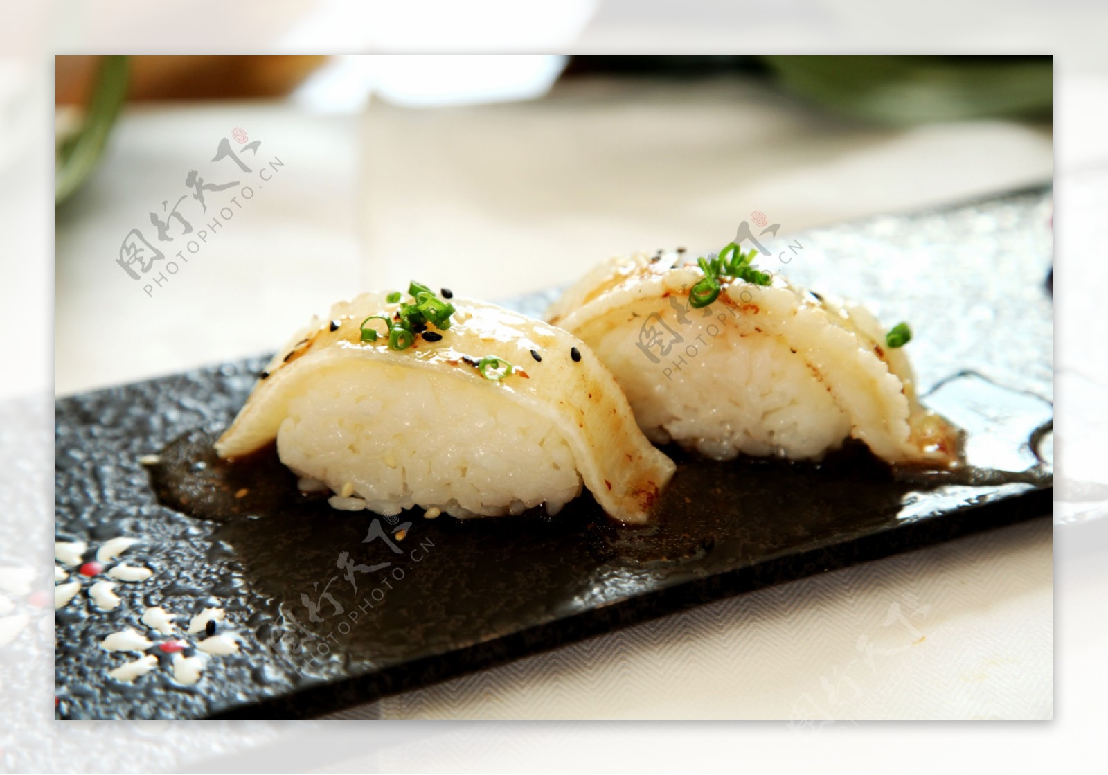 鲽鱼寿司图片