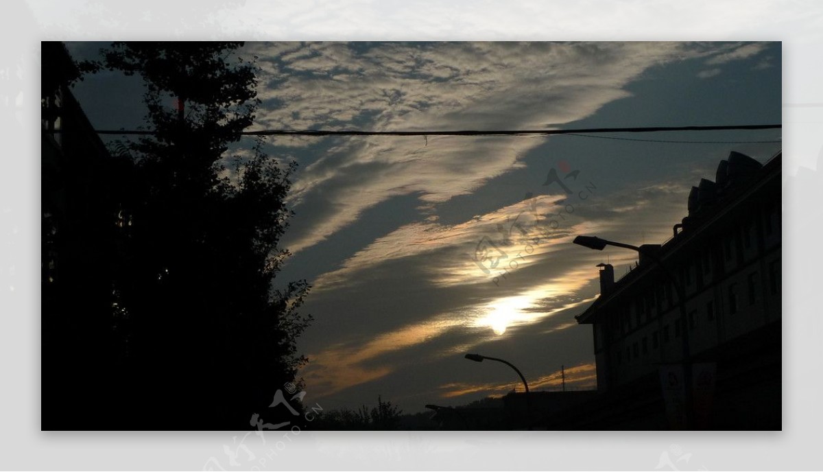 撥雲見日图片