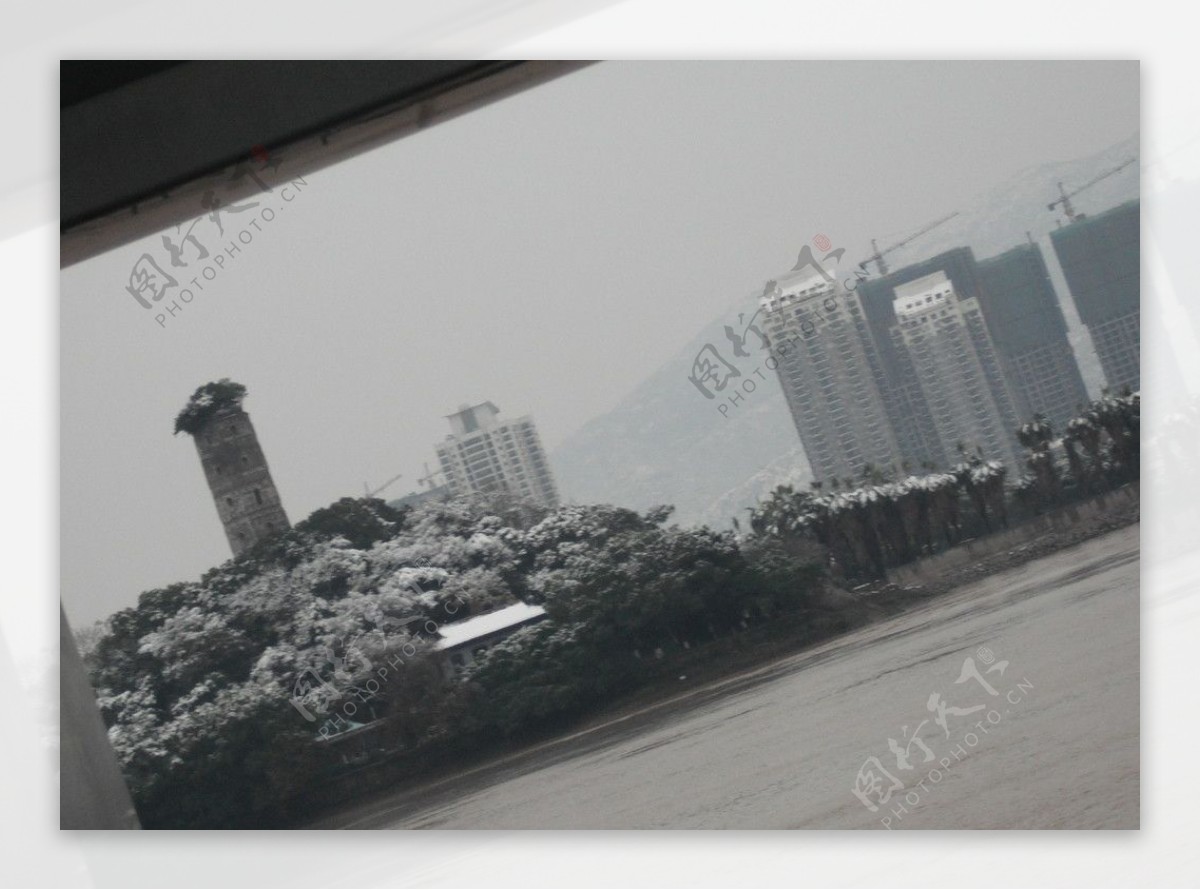 雪的瓯江图片