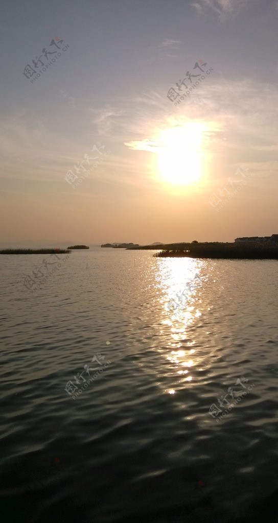 夕阳西下太湖滨图片