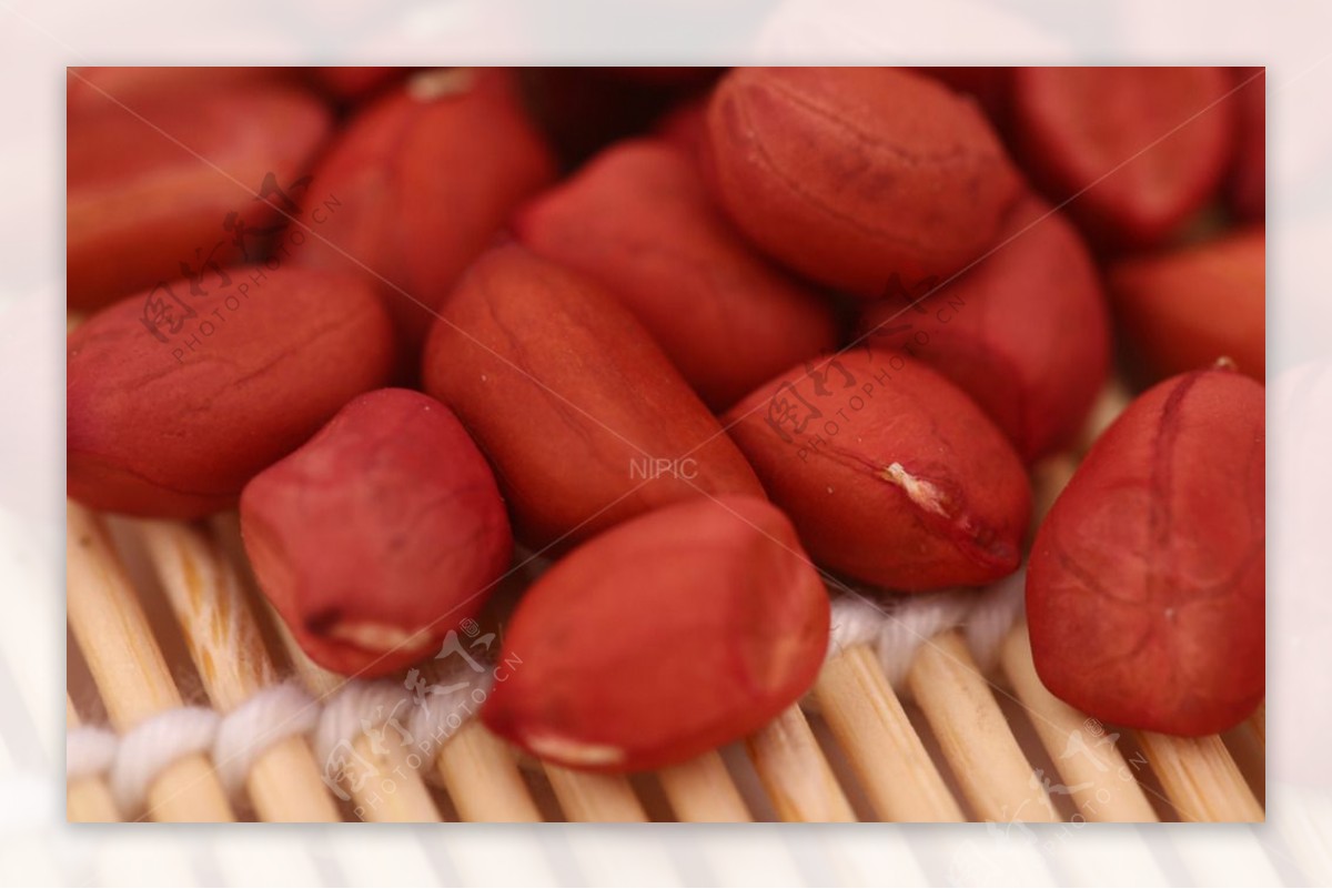 五谷杂粮系列红皮花生摄影图图片