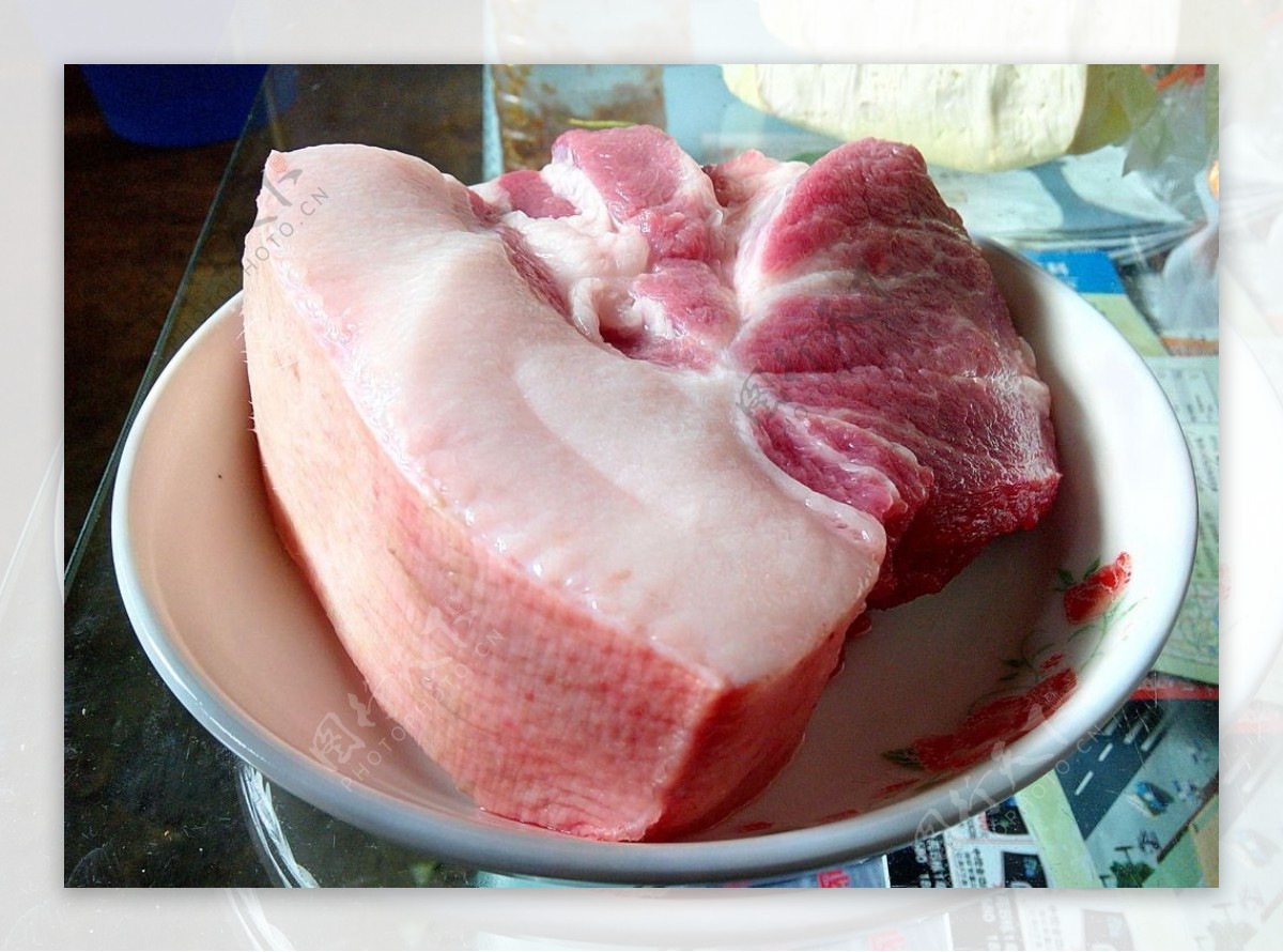 猪肉也能生腌？越南猛人小哥吃猪肉生腌，又是一场寄生虫的盛宴 - 哔哩哔哩