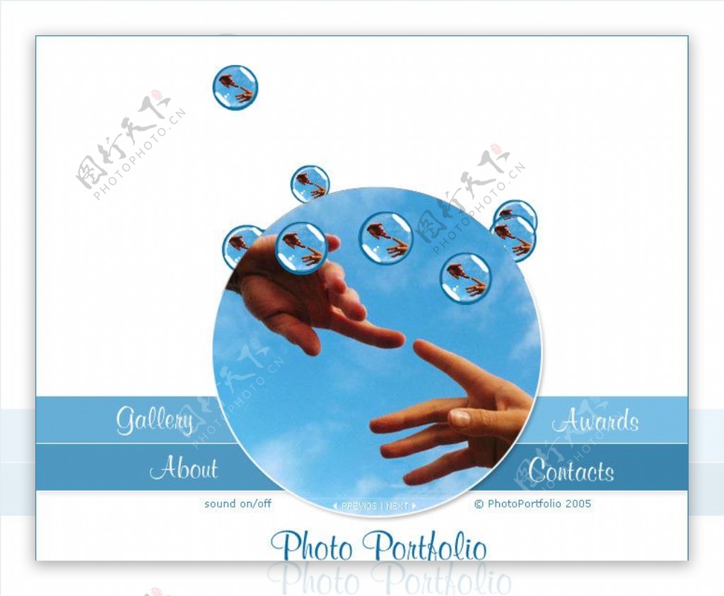 网页模板蓝色手拉手简洁白色气泡图片