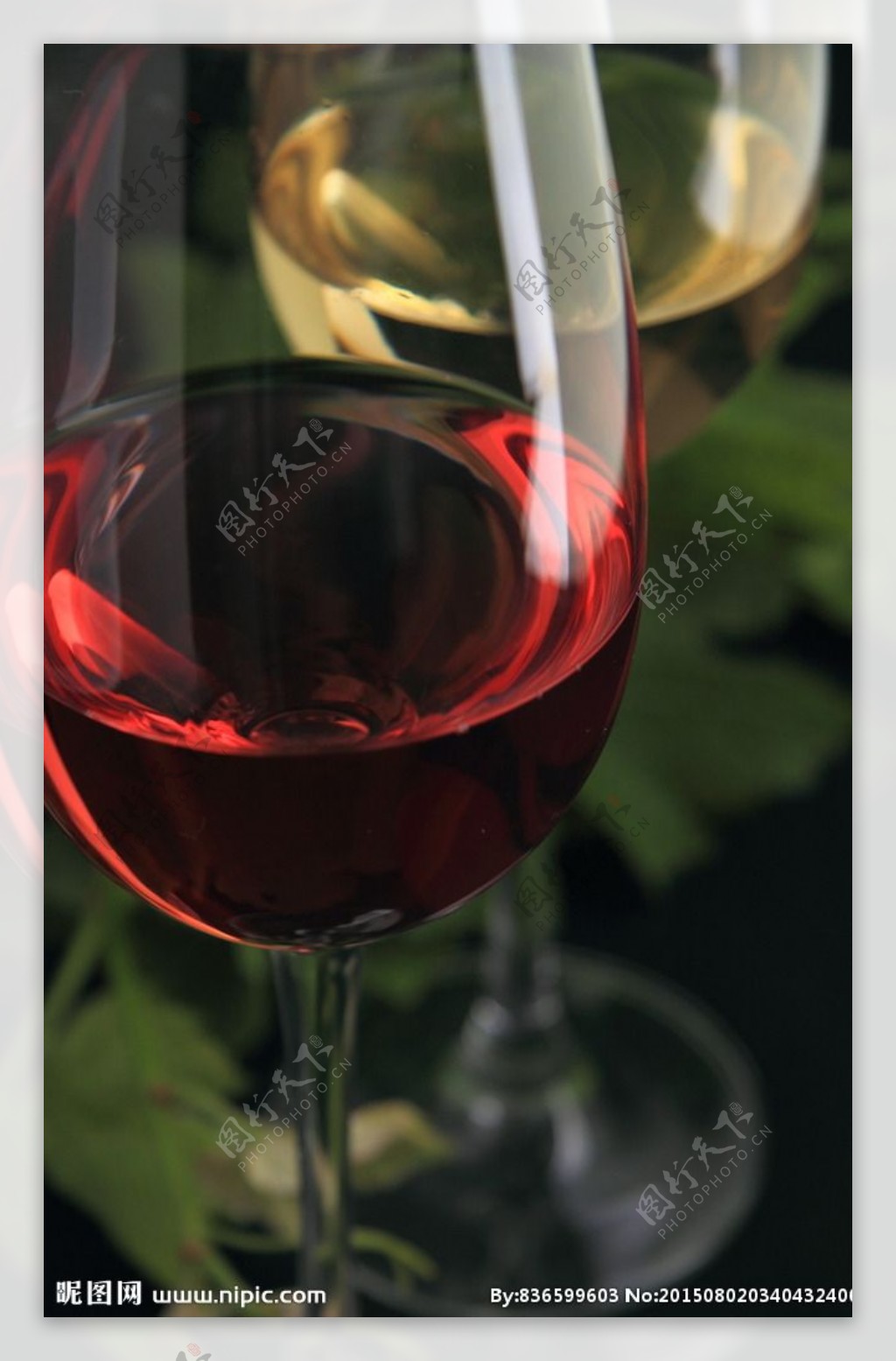 红色葡萄酒图片