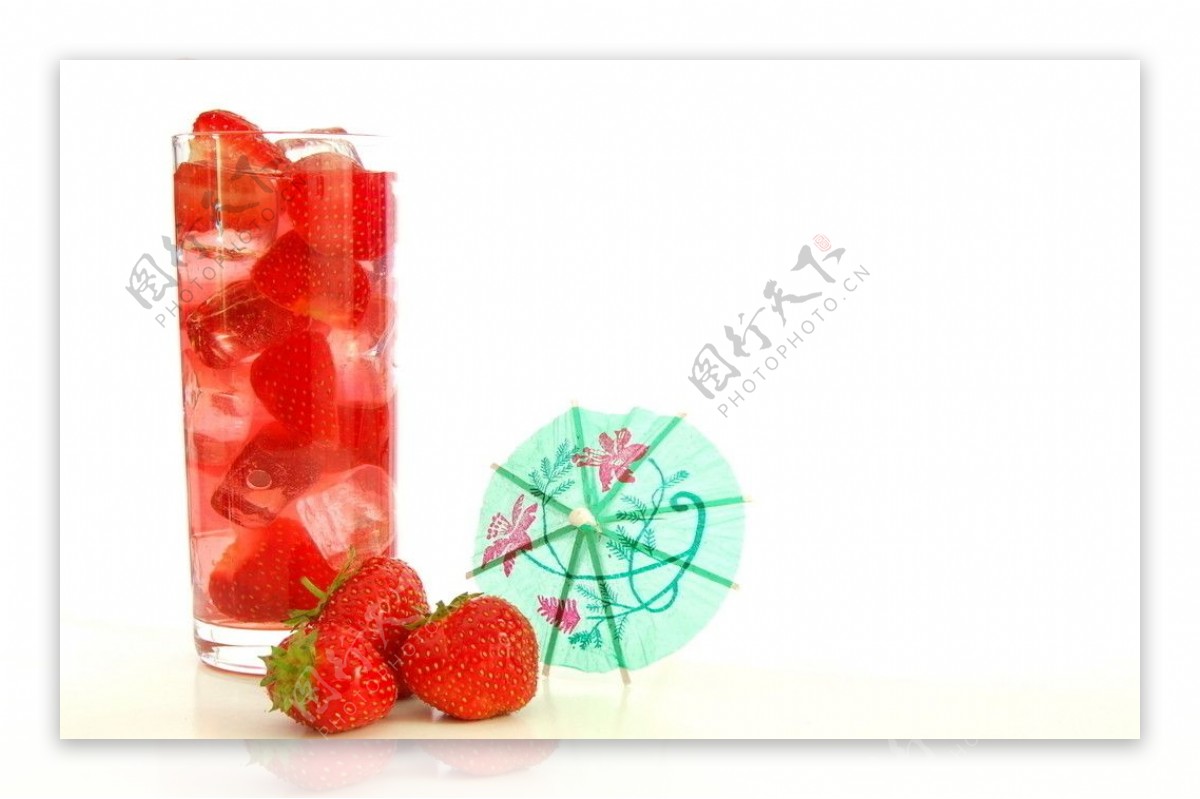 一杯草莓汁图片
