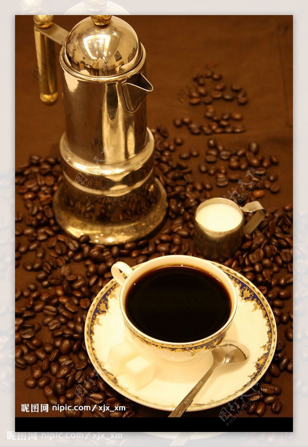 金属咖啡壶图片