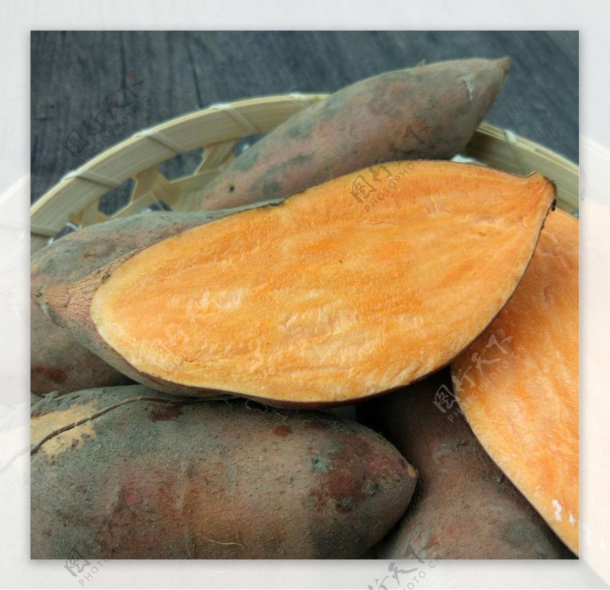 正宗西瓜红蜜薯10斤整箱新鲜地瓜红皮黄心番薯批发现挖板栗红薯-阿里巴巴