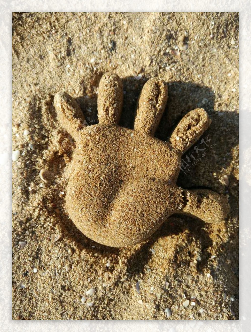 沙子制作的手