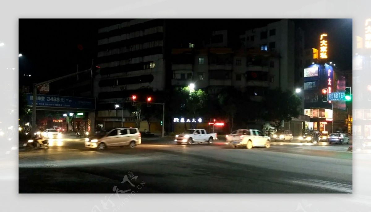红绿灯十字路口夜景延时摄影