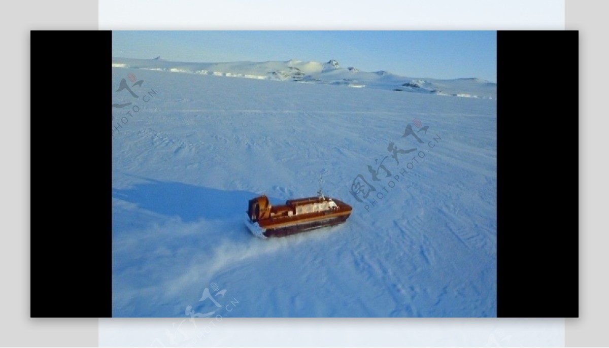 南极雪地划行车