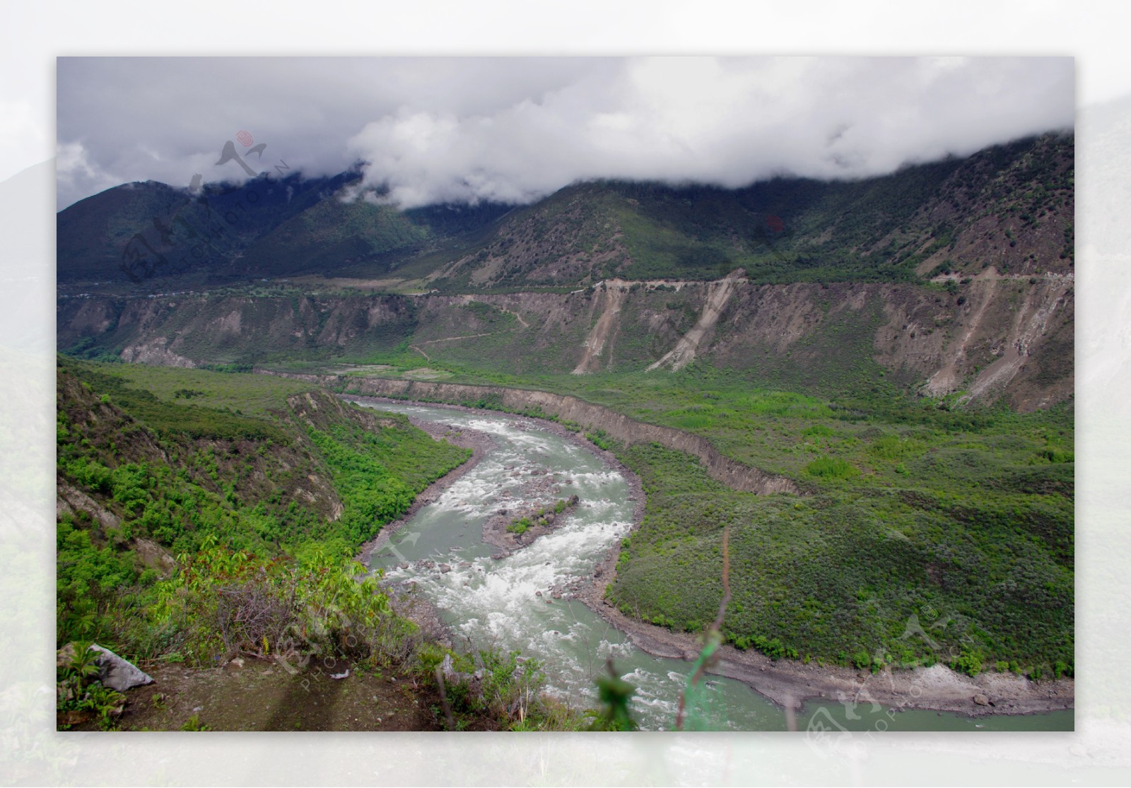 雅鲁藏布峡谷