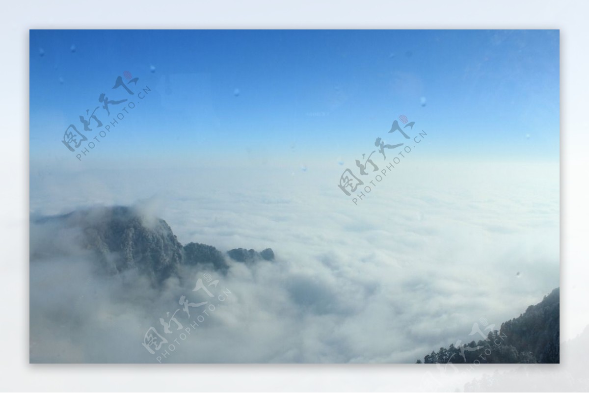 峨眉山雪景