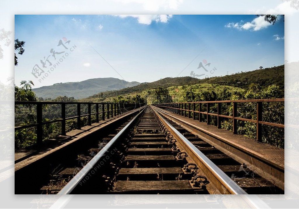 山自然阳光明媚桥梁工业铁路直丘陵铁路铁路