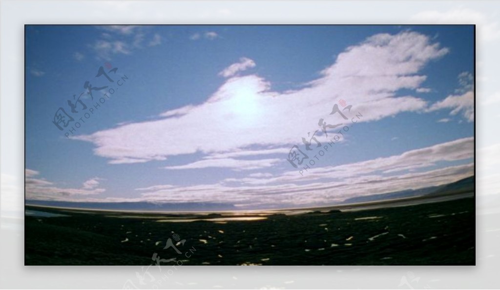一望无际的平原上日出日落快速镜头标清实拍素材
