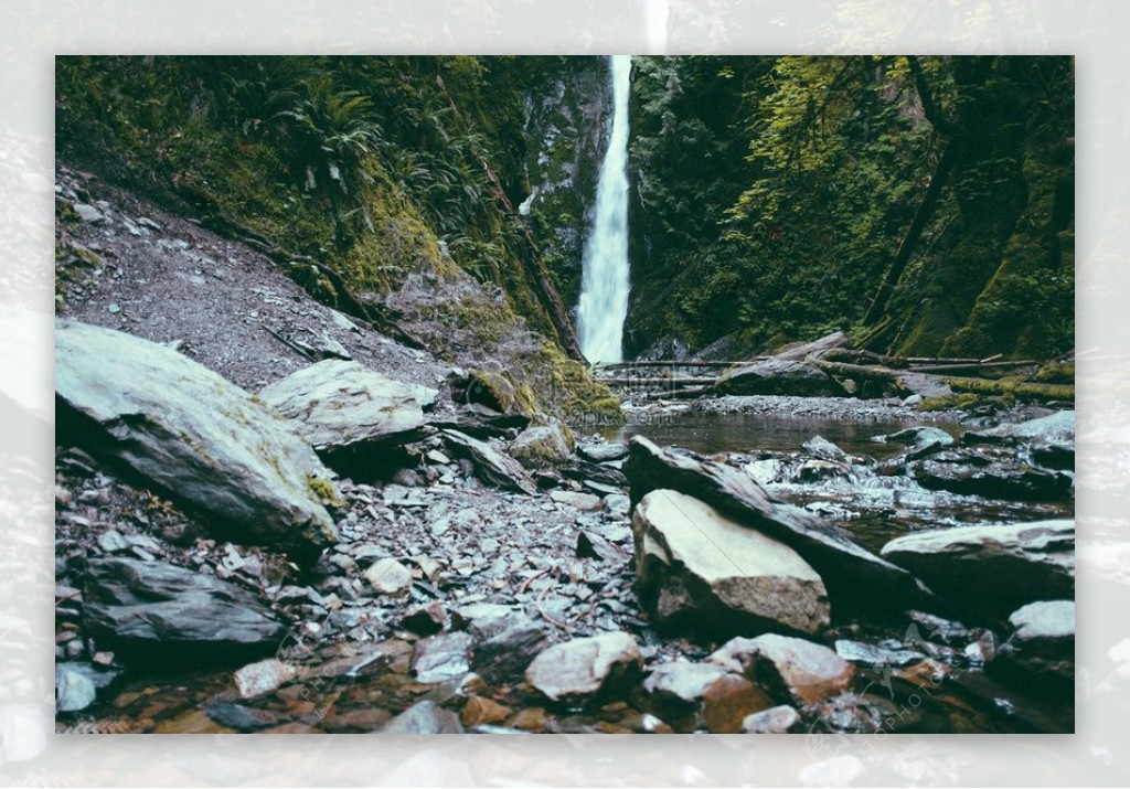 木材风景自然岩石山湖倒下的树木石头瀑布热带热带雨林