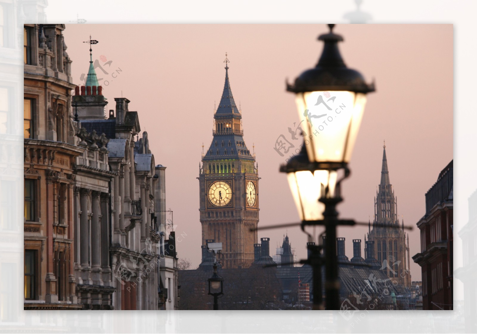 伦敦大本钟与路灯图片