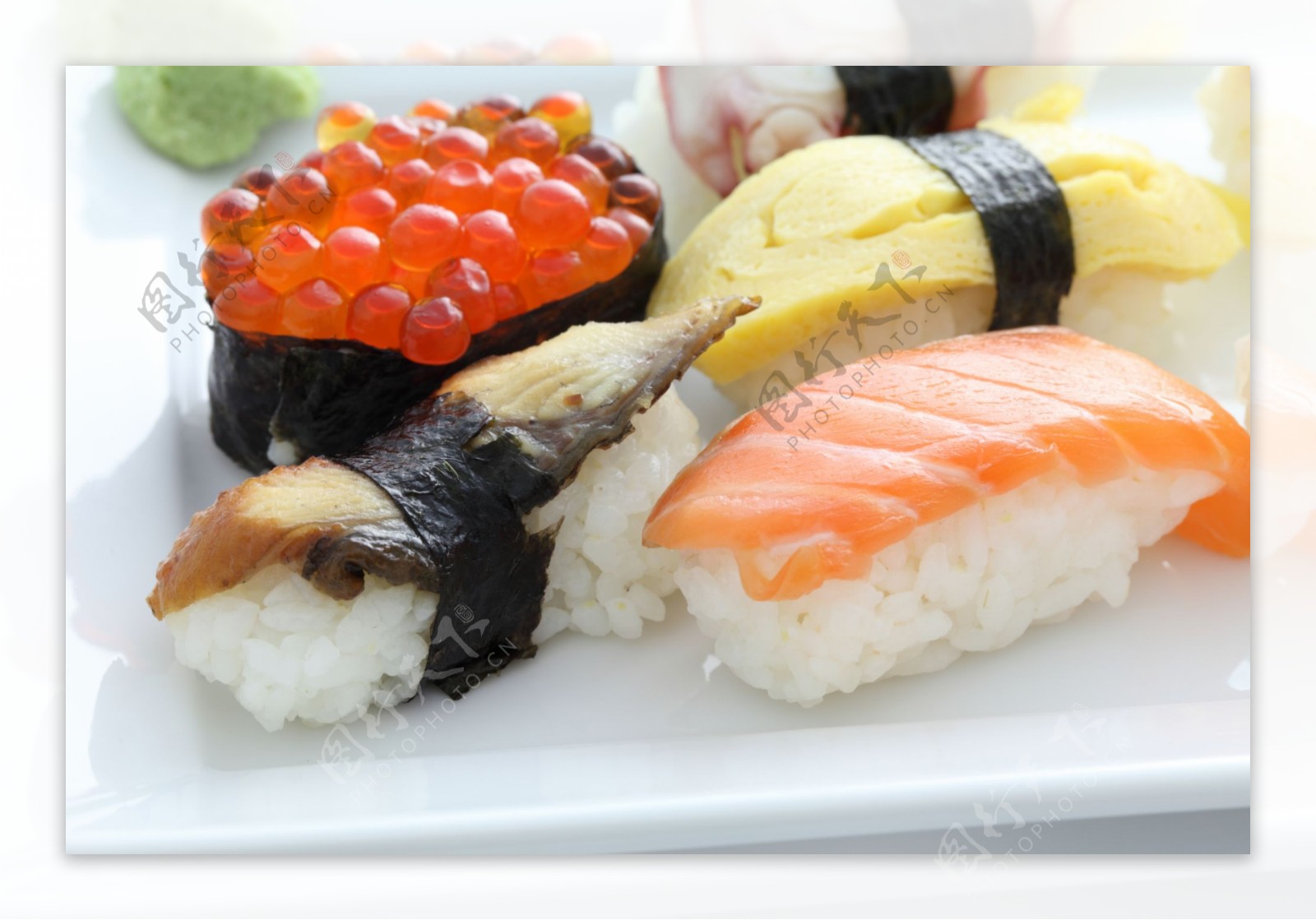 鱼子酱寿司图片