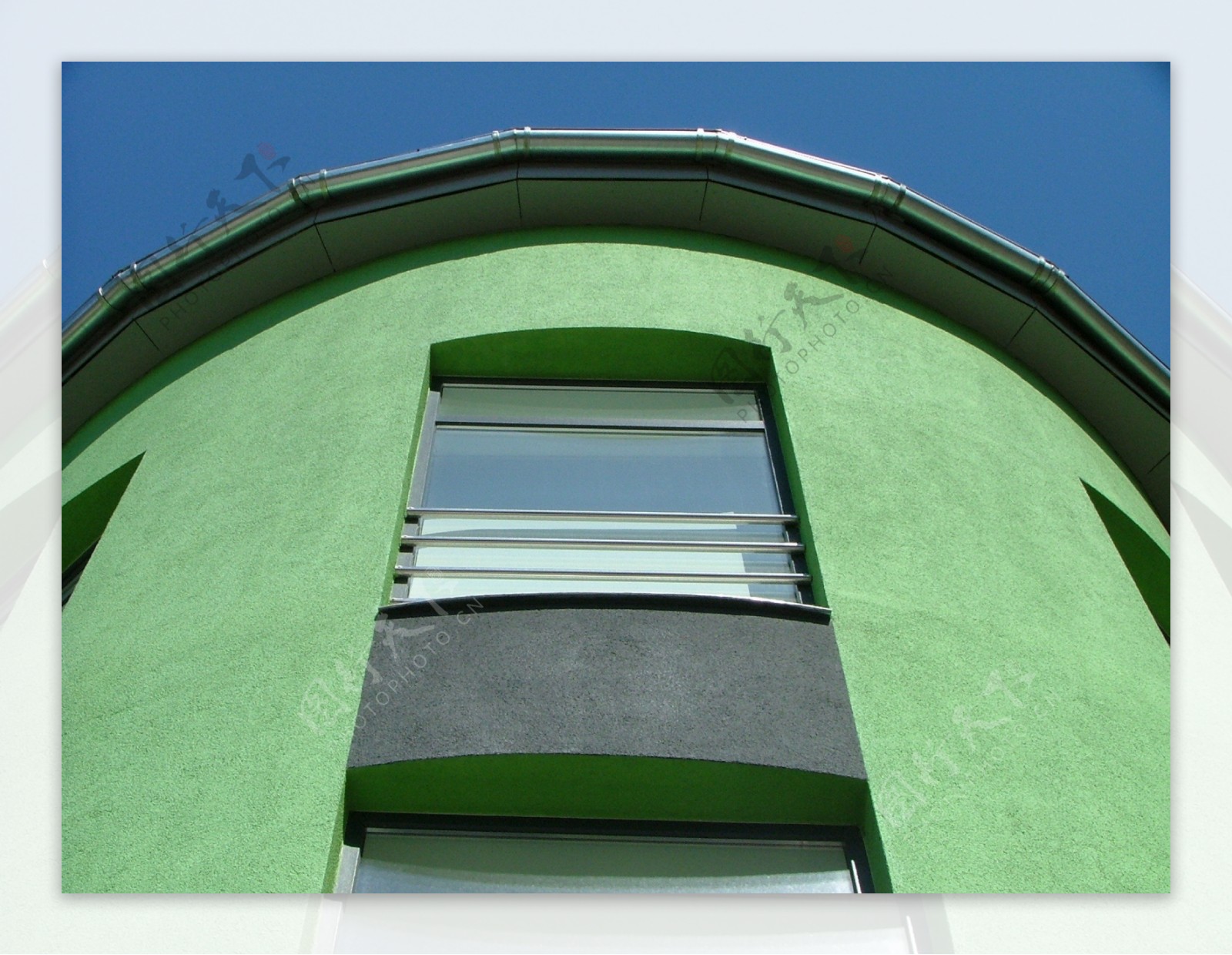 绿色圆形楼房