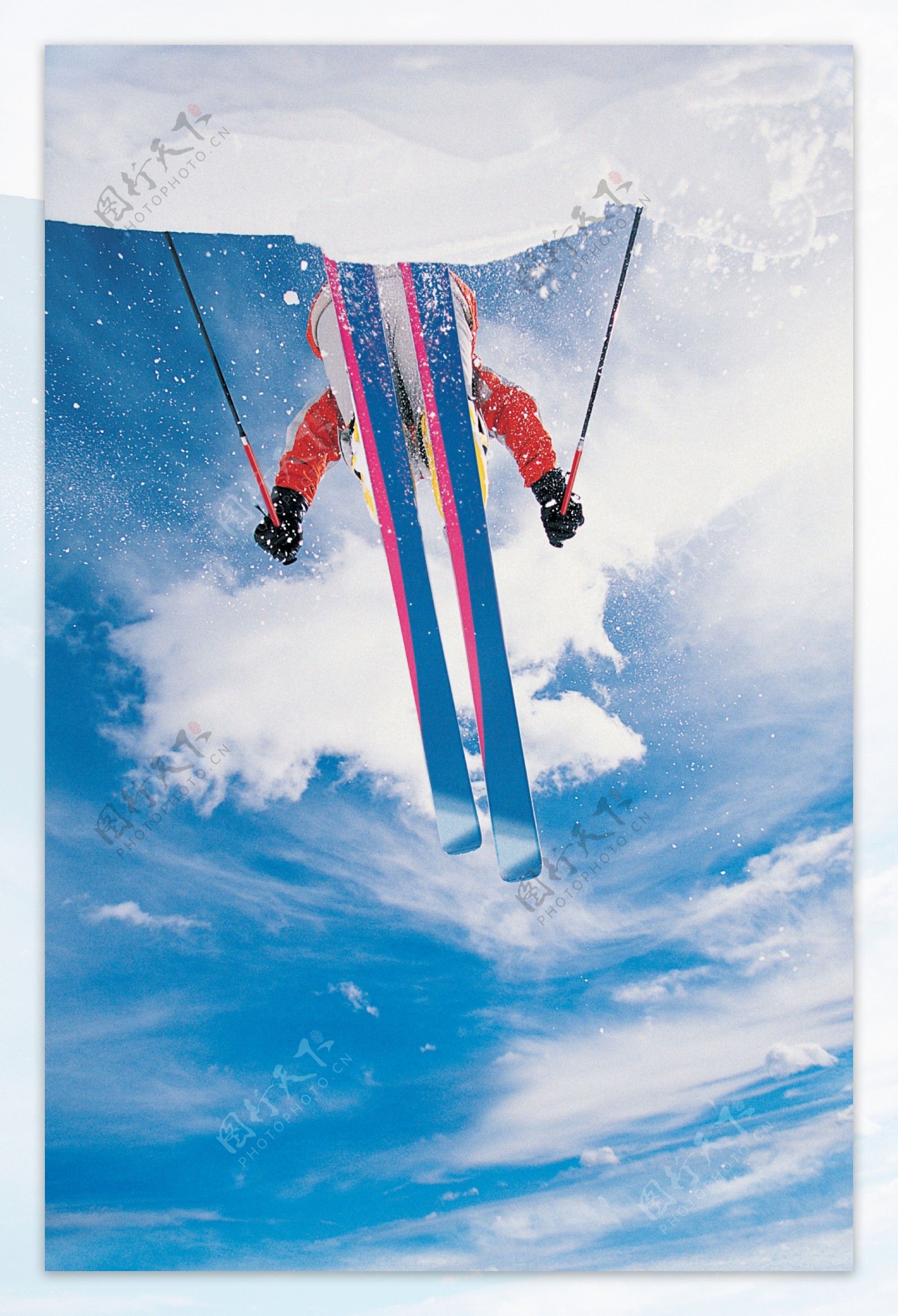 仰视极限运动滑雪高清图片