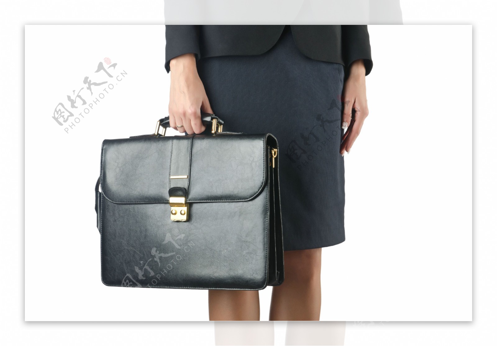手提公文包的商务女性图片