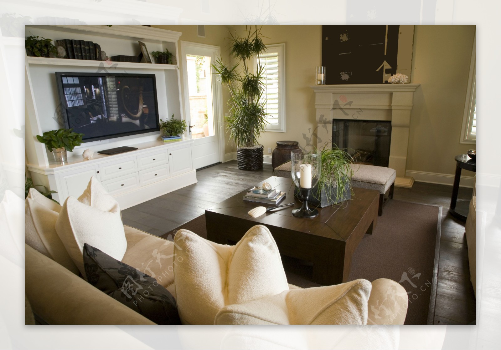 现代风格家庭客厅装饰图片