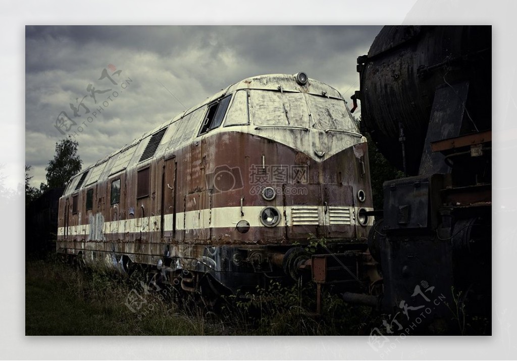 废弃的火车残骸