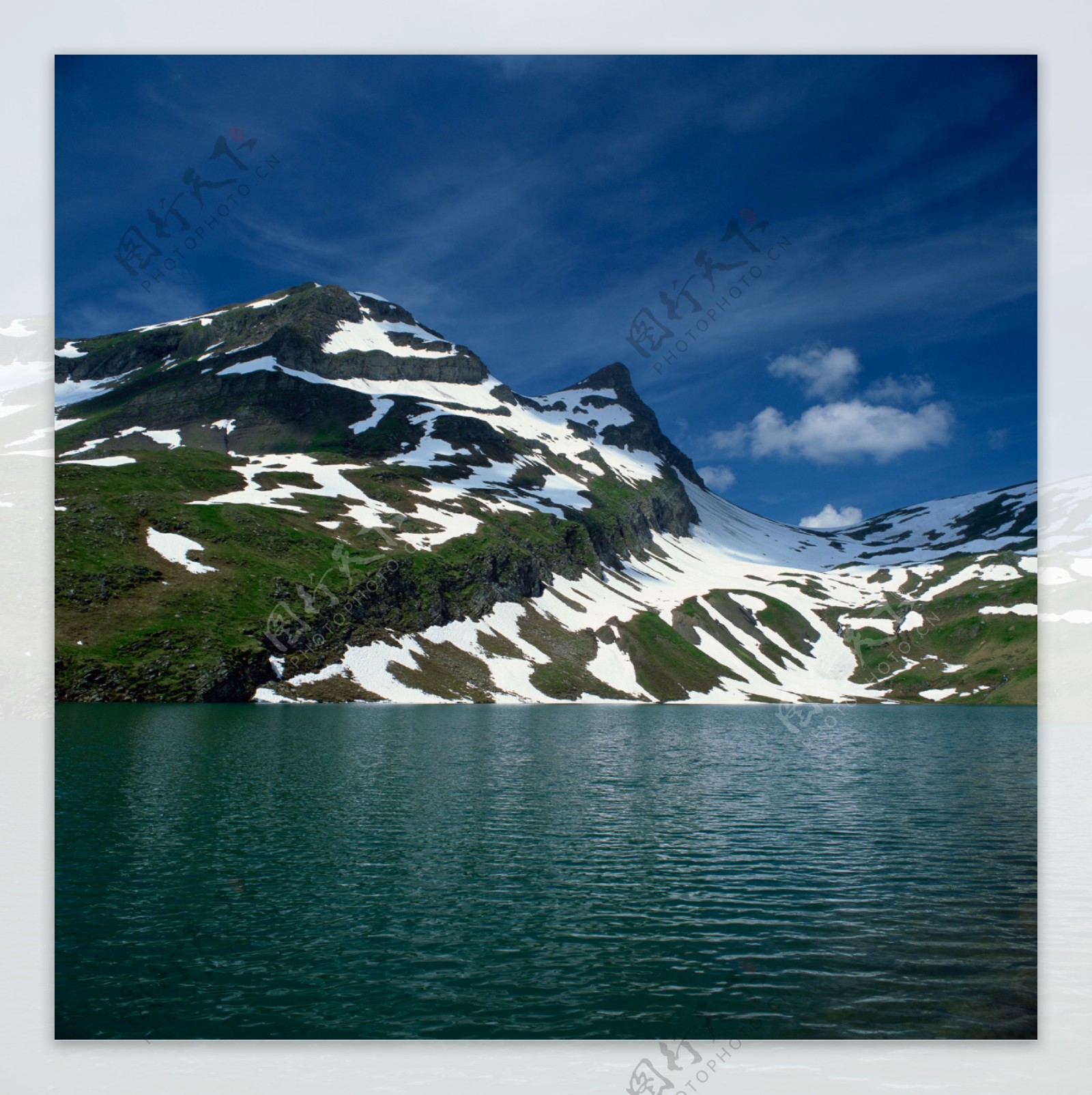 雪山湖水自然景观图片