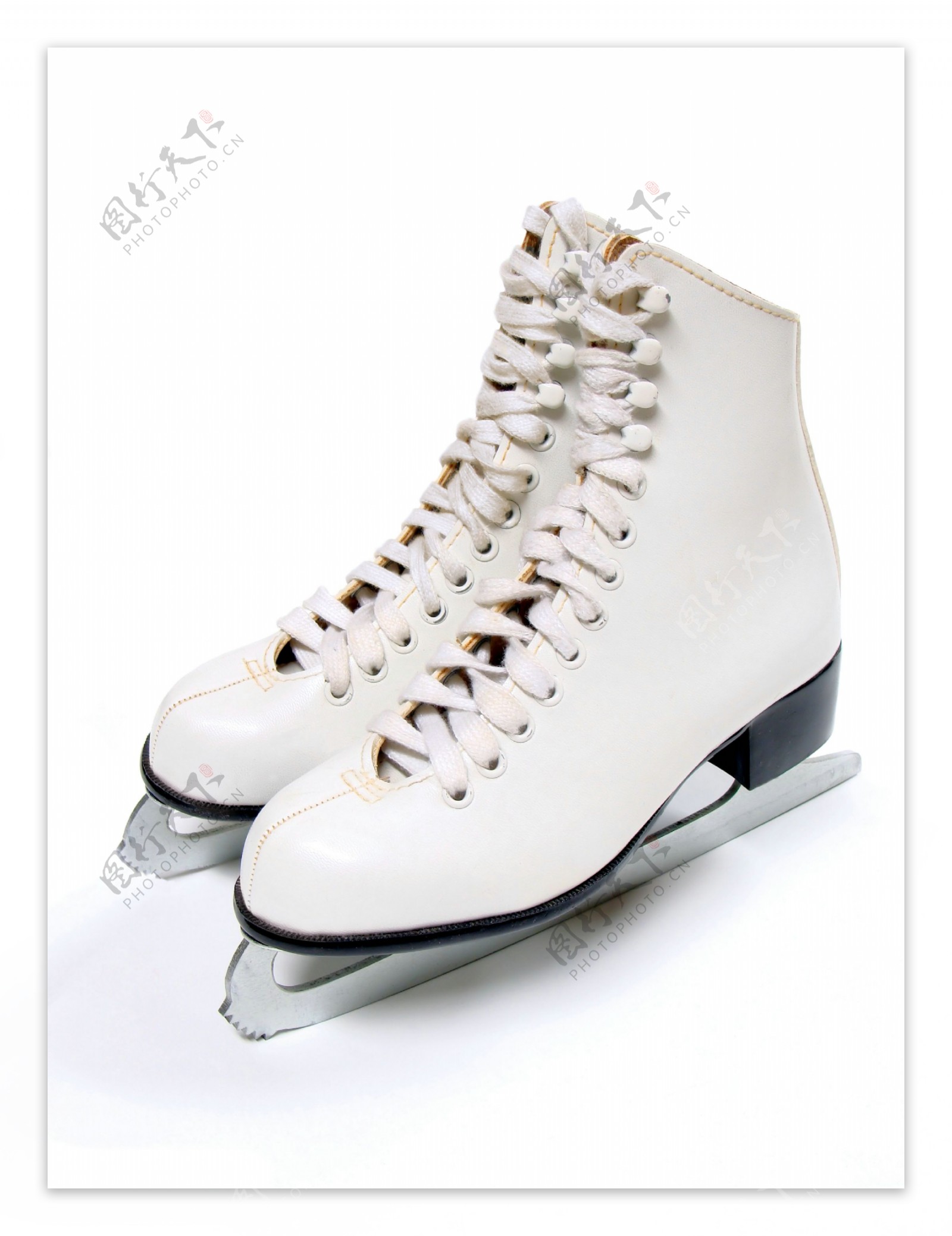 白色冰刀鞋图片