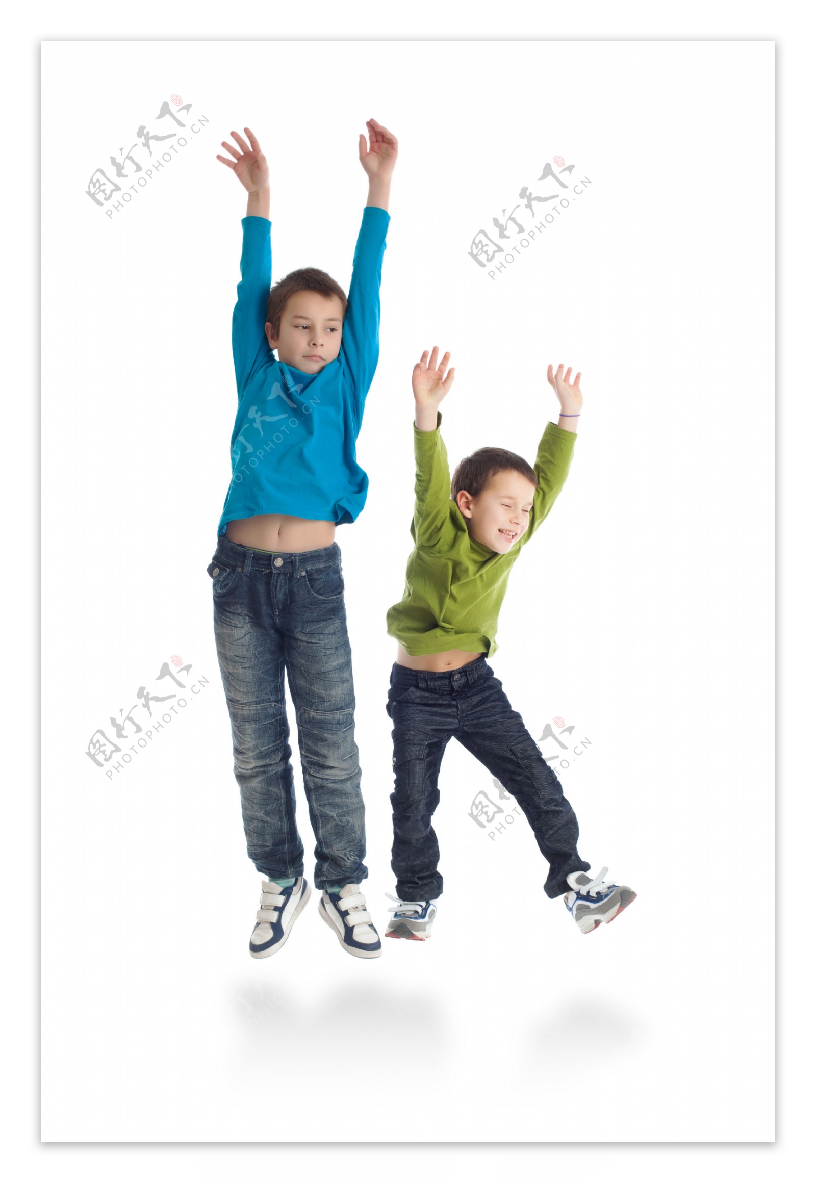 跳跃的孩子图片
