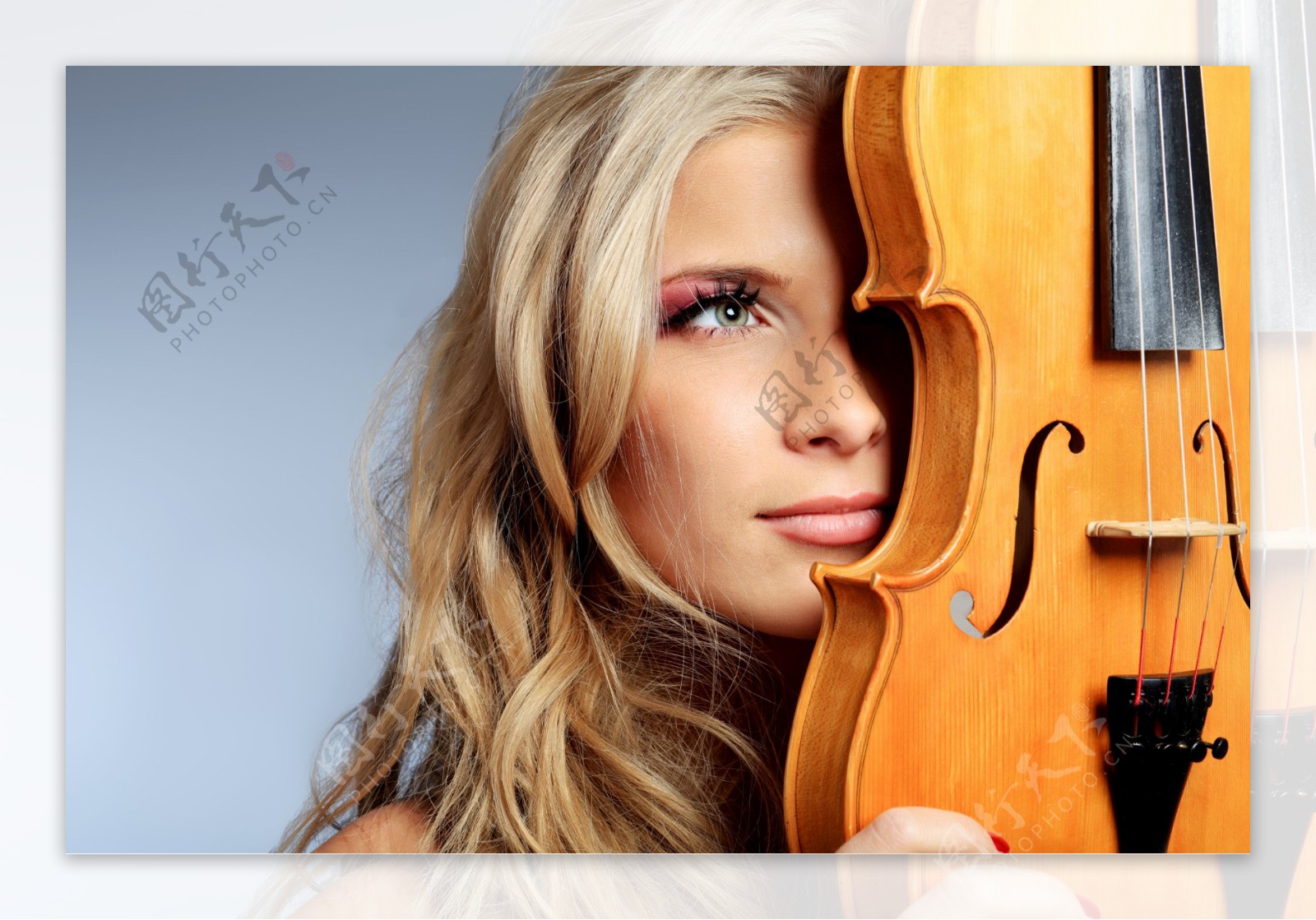 美女与小提琴图片