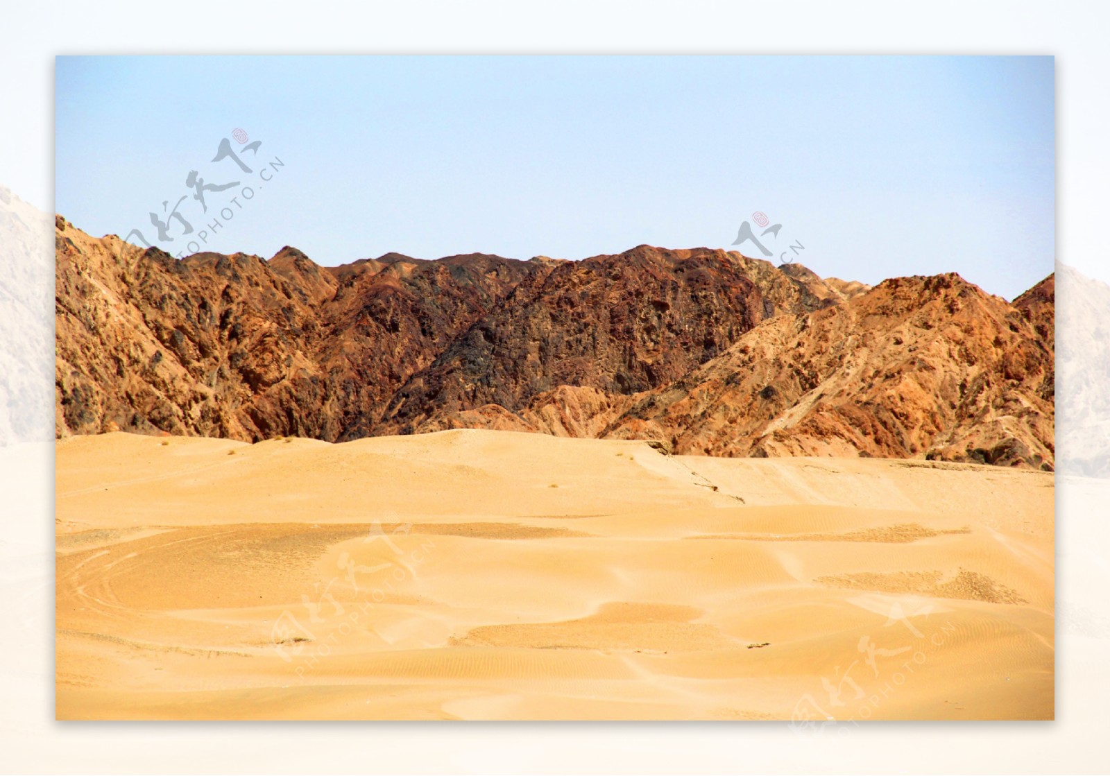 沙漠丹霞地貌图片
