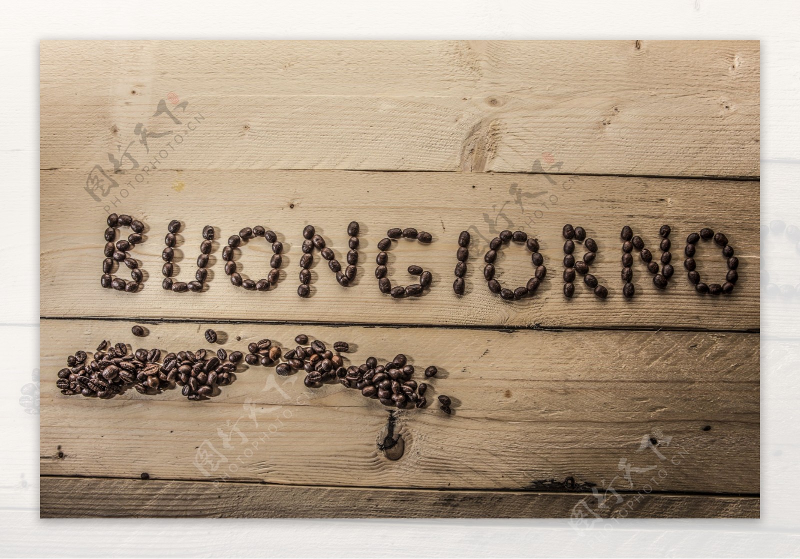 木板上的咖啡豆字体图片