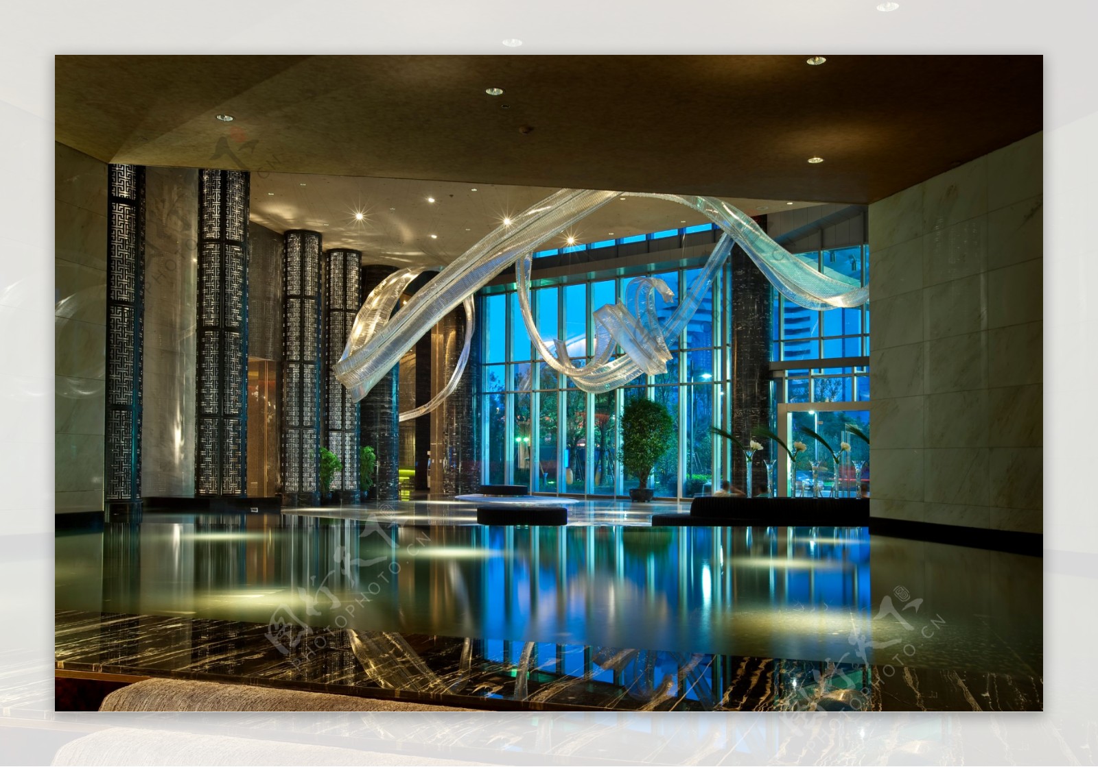 上海浦东洲际酒店时尚豪华大厅设计图片