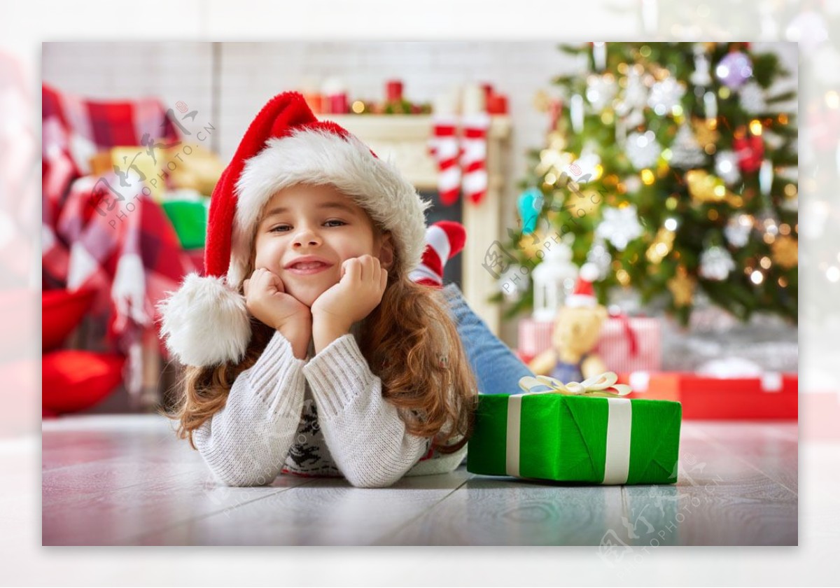 小女孩与圣诞礼物图片