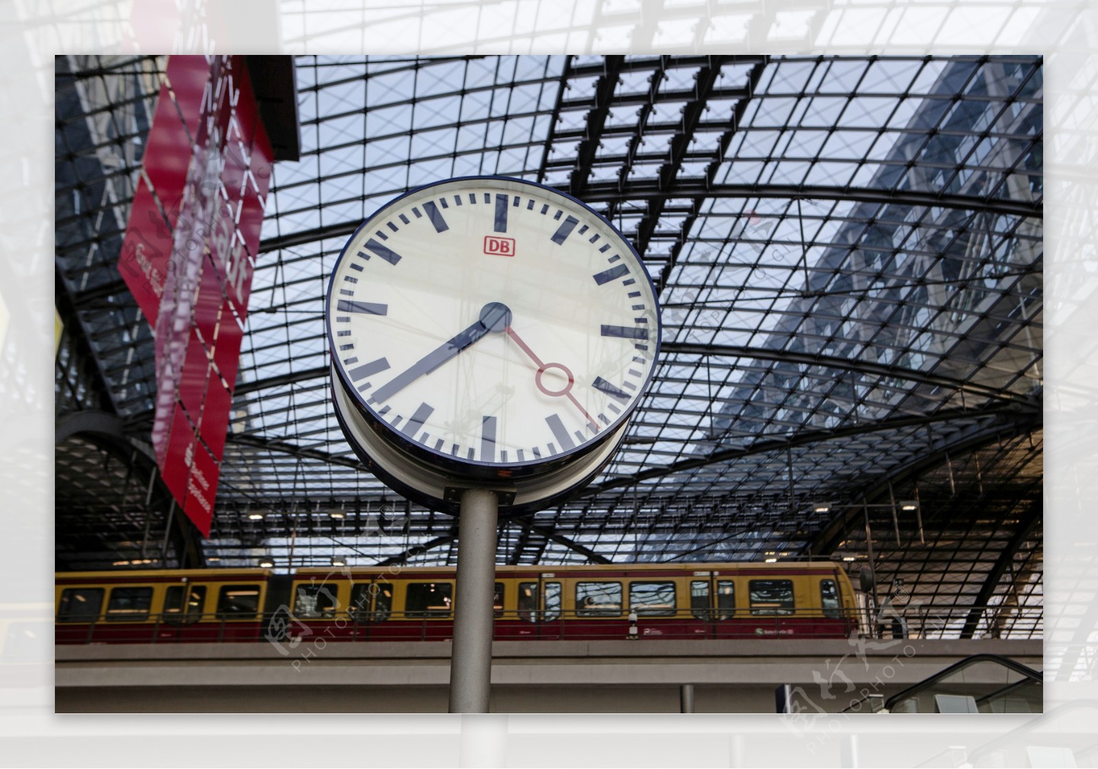 火车站的钟表图片